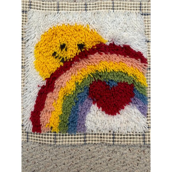 Completed Sunshine Rainbow Heart Latch Hook Rug 12x12 WonderArt - Picture 7 of 11